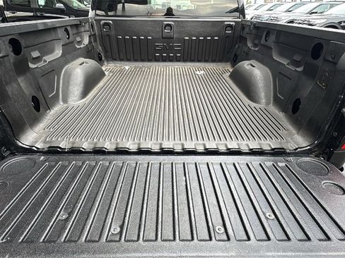 Used 2017 GMC Sierra 1500 SLE w/ SLE Value Package image 23