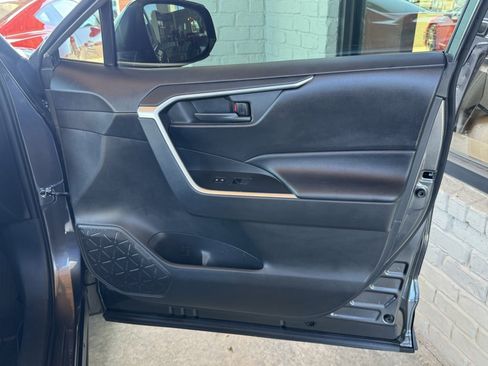 Used 2021 Toyota RAV4 LE image 42
