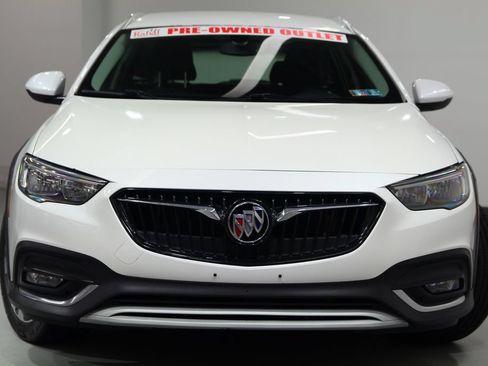 Used 2020 Buick Regal Preferred w/ Sights and Sounds Package AWD/4WD image 8