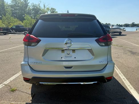 Used 2018 Nissan Rogue SV FWD image 6