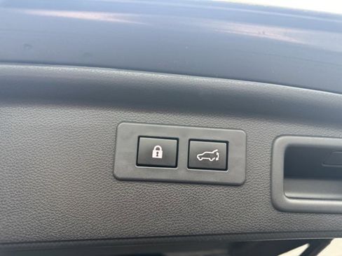 Used 2021 Subaru Forester Limited w/ Popular Package #3 image 9