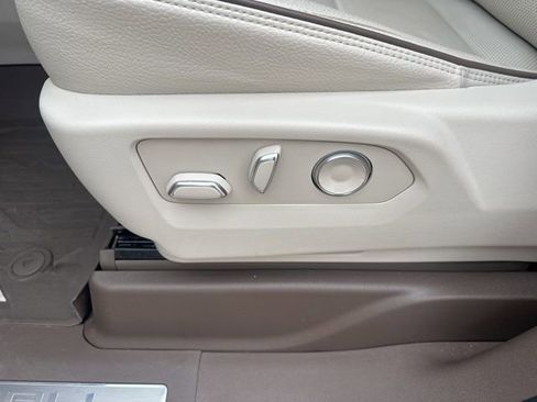 Used 2023 GMC Yukon Denali w/ Denali Reserve Package image 15