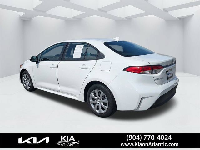 Used 2024 Toyota Corolla LE FWD image 4