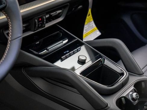 New 2026 Porsche Cayenne S image 13