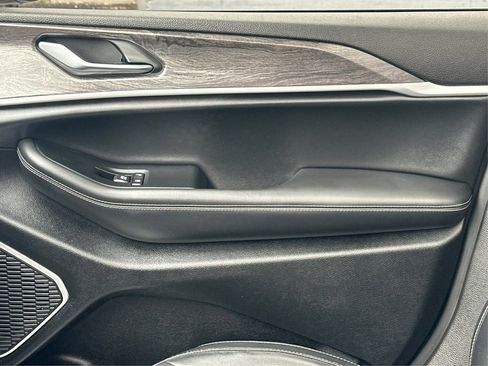 Used 2022 Jeep Grand Cherokee L Limited image 31