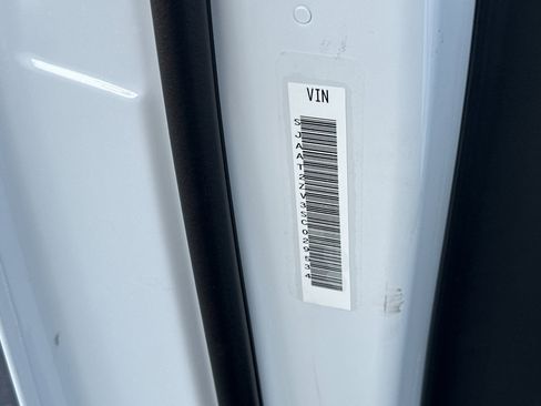 New 2025 Bentley Bentayga image 32