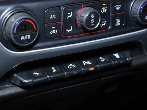 Used 2015 GMC Sierra 2500 SLE w/ SLE Preferred Package image 40