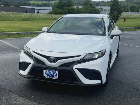 Used 2024 Toyota Camry SE w/ Cold Weather Package AWD/4WD image 3