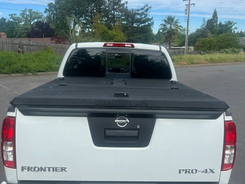 Used 2016 Nissan Frontier PRO-4X image 6