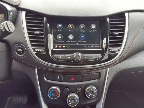 Used 2019 Chevrolet Trax LT w/ LT Convenience Package image 18