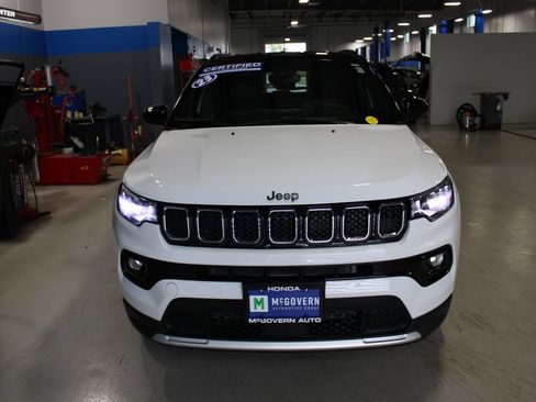 Used 2023 Jeep Compass Limited AWD/4WD image 2