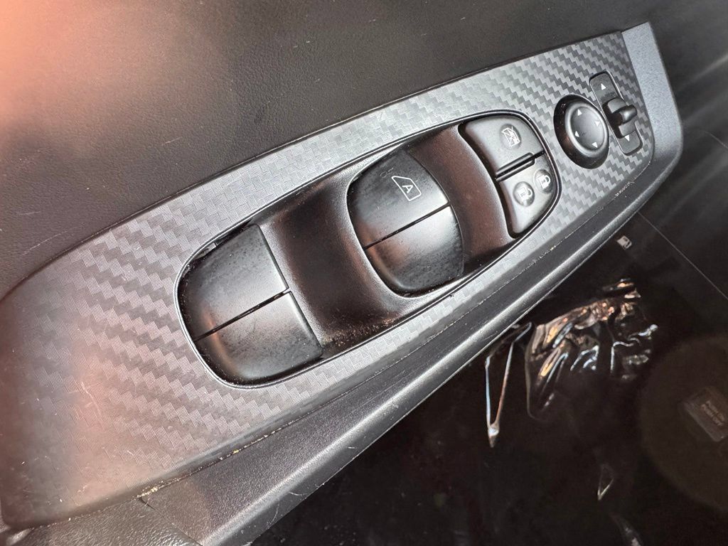 Used 2024 Nissan Sentra S FWD image 27