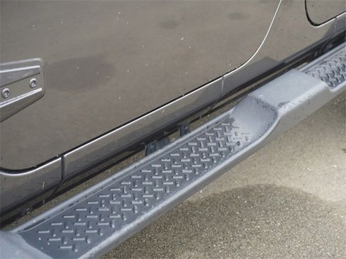 Used 2018 Jeep Wrangler Unlimited Sahara image 9