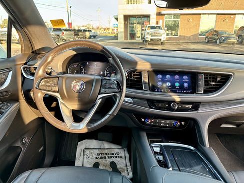Used 2022 Buick Enclave Premium AWD/4WD image 3