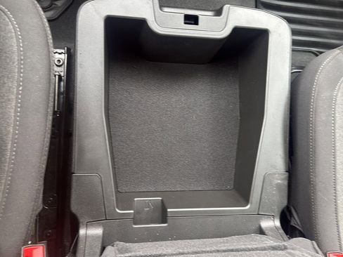 Used 2025 Chevrolet Silverado 2500 LT w/ Convenience Package image 27