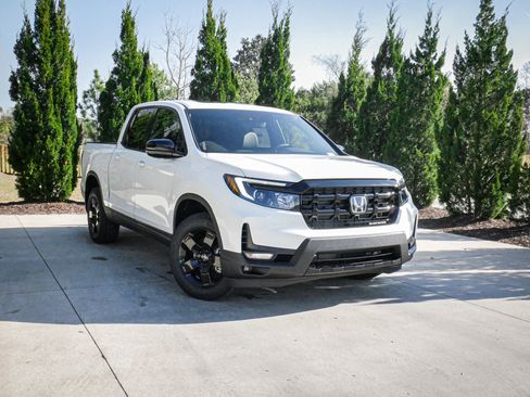 New 2026 Honda Ridgeline Black Edition image 2