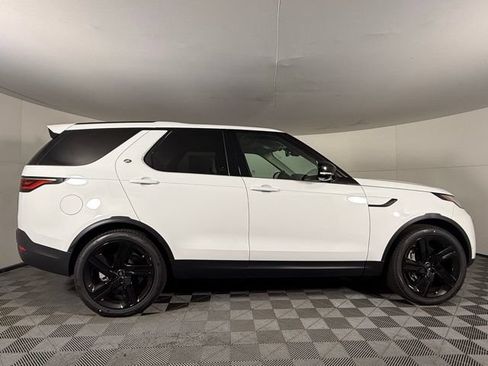 New 2026 Land Rover Discovery S AWD/4WD image 9