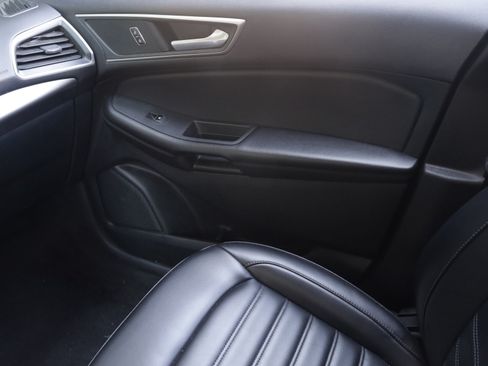 Used 2023 Ford Edge SEL AWD/4WD image 9