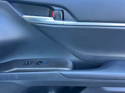 Used 2022 Toyota Camry LE FWD image 21