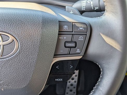 Used 2025 Toyota Camry SE image 20