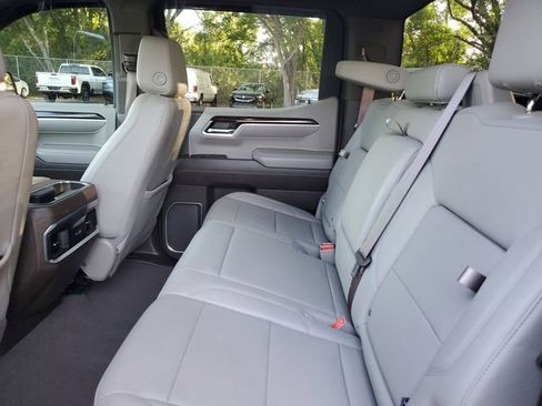 Used 2022 GMC Sierra 1500 SLT w/ SLT Convenience Package AWD/4WD image 12