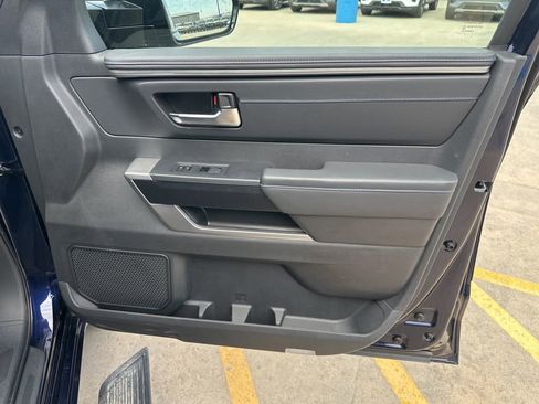 Used 2025 Toyota Tundra Platinum AWD/4WD image 35