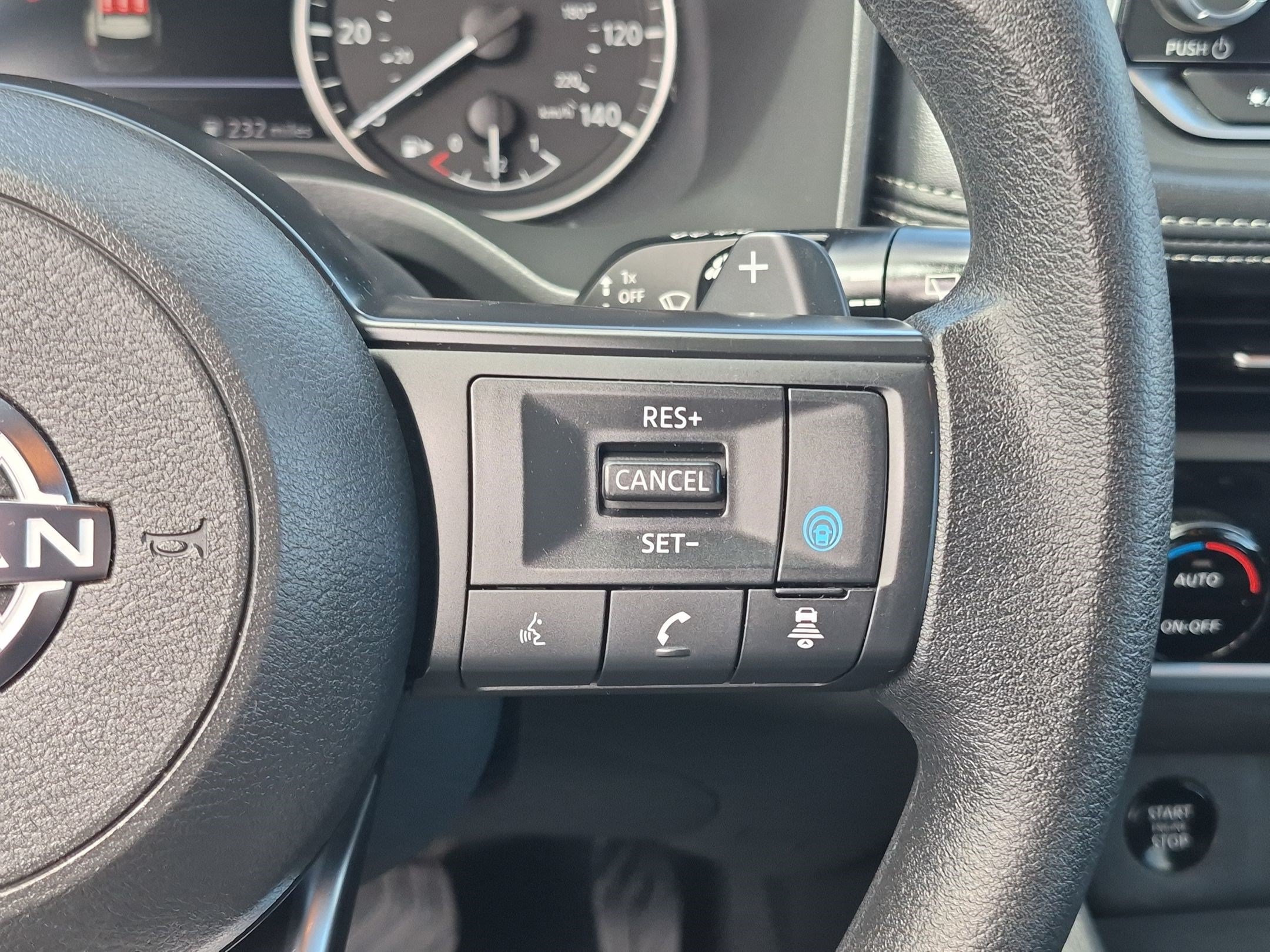 Used 2024 Nissan Rogue SV FWD image 17