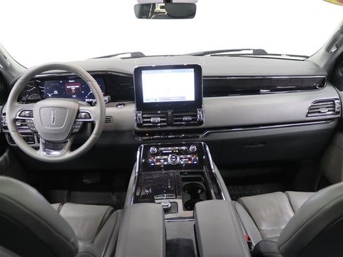 Used 2020 Lincoln Navigator L Reserve w/ Luxury Package image 20