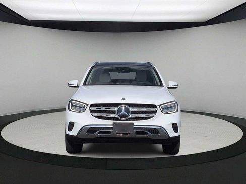 Used 2021 Mercedes-Benz GLC 300 4MATIC image 3