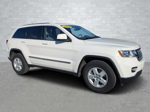 Used 2012 Jeep Grand Cherokee Laredo image 2