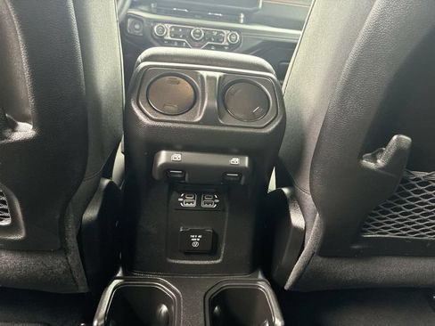 Certified 2025 Jeep Gladiator Mojave w/ Convenience Group AWD/4WD image 19