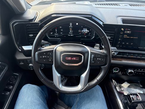 Used 2022 GMC Sierra 1500 Elevation image 14