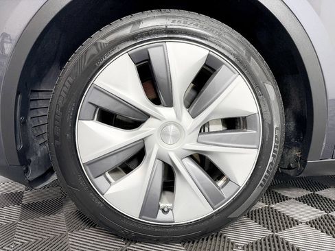 Used 2023 Tesla Model Y Long Range AWD/4WD image 21