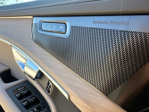 Used 2026 Volvo XC90 B6 Plus w/ Protection Package Premier image 20