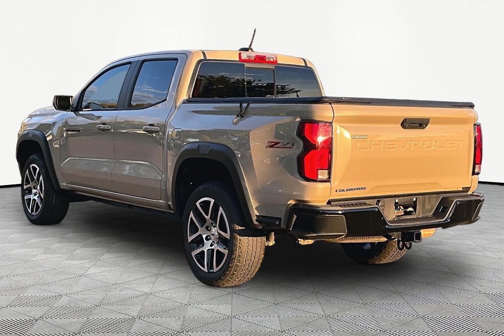 Used 2023 Chevrolet Colorado Z71 w/ Z71 Convenience Package 2 AWD/4WD image 5