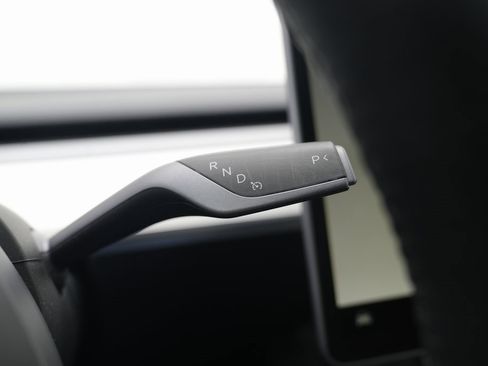 Used 2022 Tesla Model Y Long Range image 47