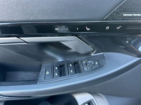 Used 2024 BMW 530i image 11