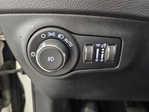 Used 2019 Jeep Compass Limited image 14