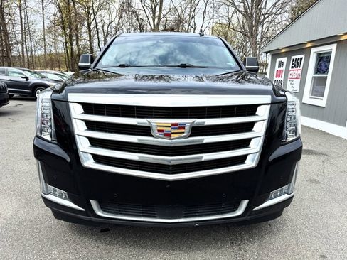 Used 2020 Cadillac Escalade ESV Premium Luxury image 2