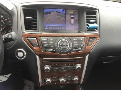 Used 2018 Nissan Pathfinder Platinum AWD/4WD image 18