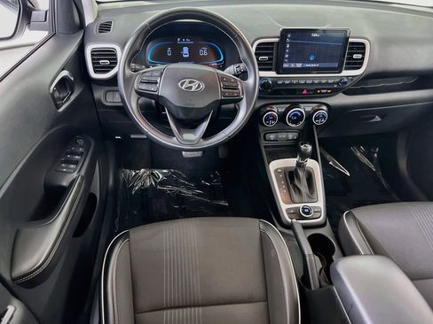 Used 2023 Hyundai Venue Limited FWD image 22