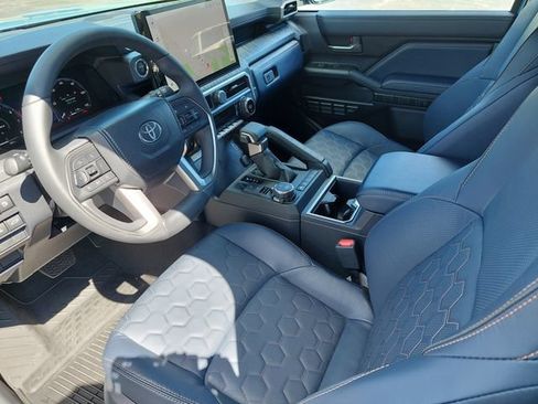 Used 2026 Toyota 4Runner Platinum AWD/4WD image 9