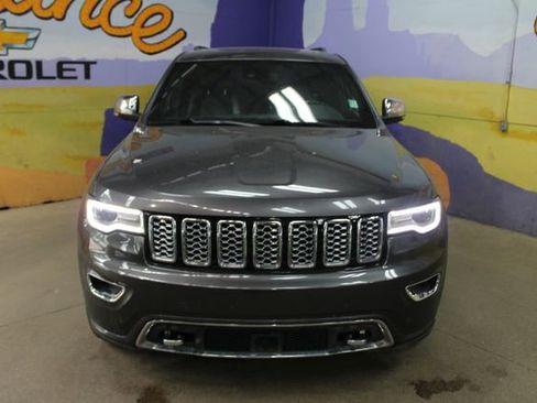 Used 2019 Jeep Grand Cherokee Overland w/ Jeep Active Safety Group AWD/4WD image 3