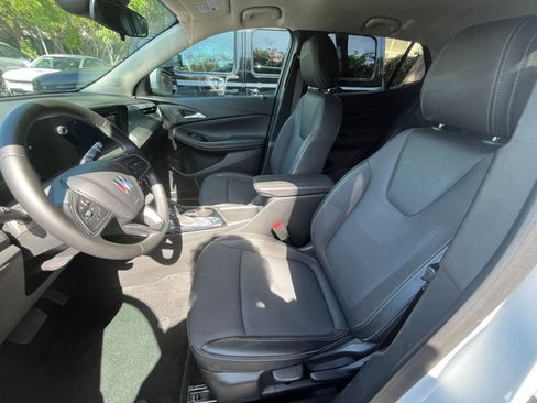 Used 2025 Buick Encore GX Preferred AWD/4WD image 25