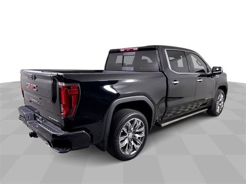 Used 2025 GMC Sierra 1500 Denali image 8