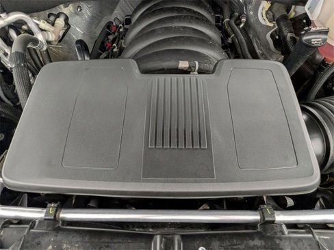 Used 2024 Chevrolet Suburban Z71 w/ Off-Road Capability Package image 33