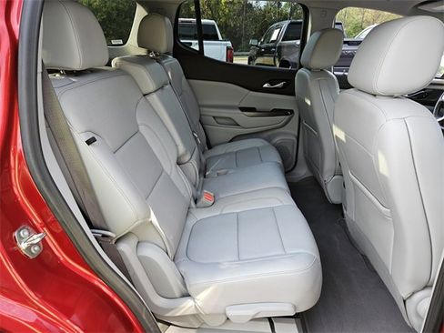 Used 2023 GMC Acadia SLT image 14