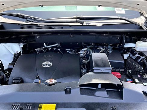 Used 2019 Toyota Highlander Limited Platinum FWD image 30