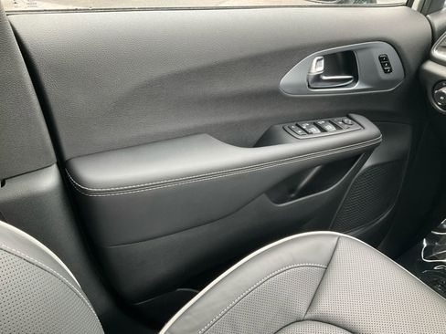 New 2026 Chrysler Pacifica Limited w/ S Appearance Package image 24