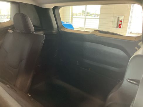 Used 2020 Jeep Renegade Latitude w/ Cold Weather Group AWD/4WD image 26